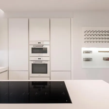 Phos - White Tower #skgbnb Apartmán *