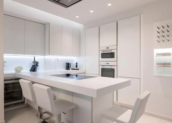 Phos - White Tower #skgbnb Apartament *